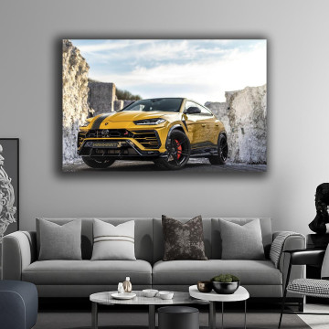 Картина на полотні «Жовтий спортивний автомобіль у місті» (M198), 55см×35см